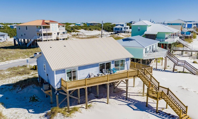Surf Side Shores House | Sleepin Bee- Beachfront Pet-Friendly Cottage