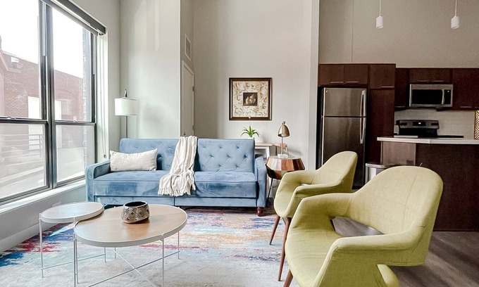 Downtown Des Moines Apartment | Sleepover: Breathtaking 1BD/1BA - Downtown Des Moinesn