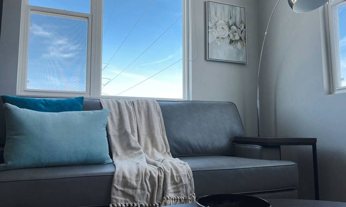 Downtown Omaha House | Sleepover: Extraordinary 1BD/1BA + Gym - Downtown Omaha