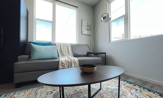 Downtown Omaha Apartment | Sleepover: Extraordinary 1BD/1BA + Gym - Downtown Omaha
