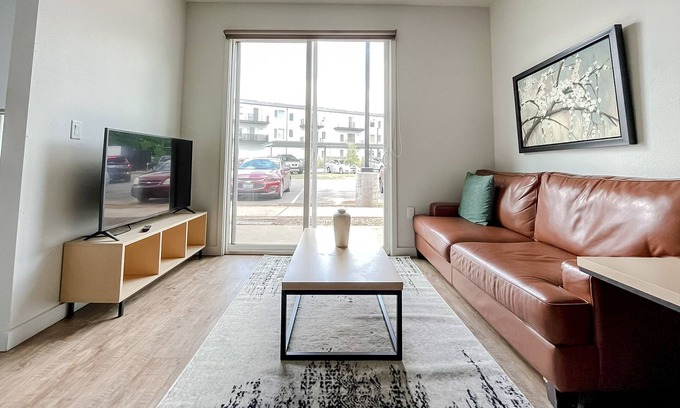 Bowling Green Apartment | Sleepover: Graceful 1BD/1BA - Bowling Green