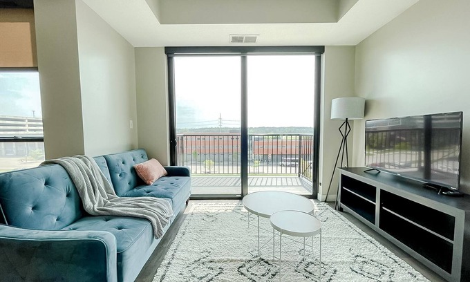 Downtown Des Moines Apartment | Sleepover: Unmatched 1BD/1BA - Downtown Des Moinesn