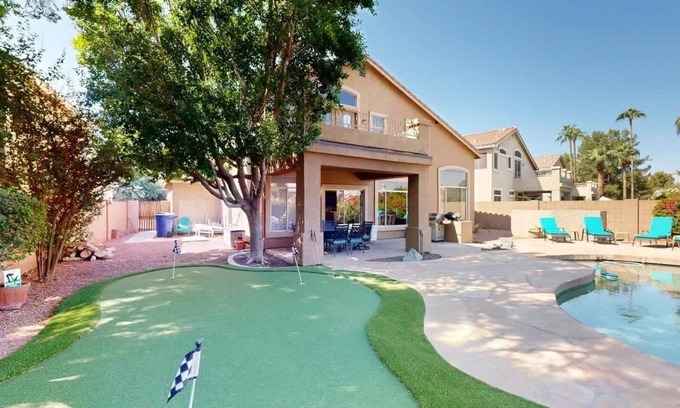 Chandler House | Sleeps 10! Heated Pool~Putt Putt~Dogs Welcome!