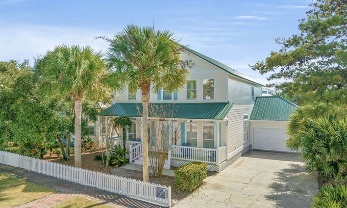 Crystal Shores House | Sleeps 16! 1 block to beach! Private Pool!
