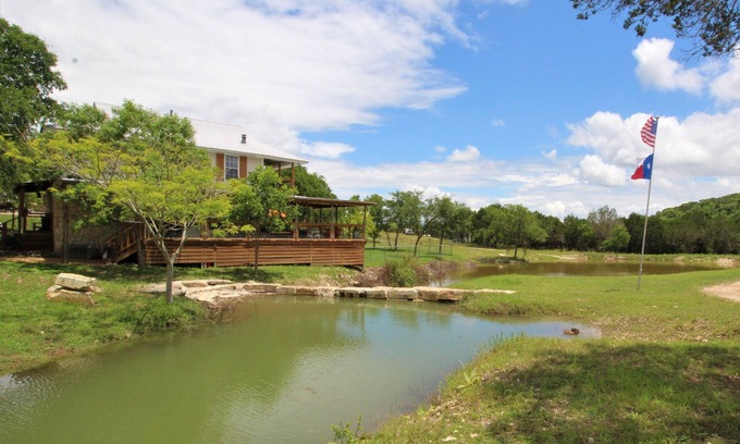 Ingram House | Sleeps 25, 5 Homes, Fire pit, Spring Fed Waterfront