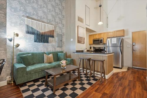 Newbold Apartment | Sleeps 4! 2BR, Gym, Free Parking, Close to Major Attractions