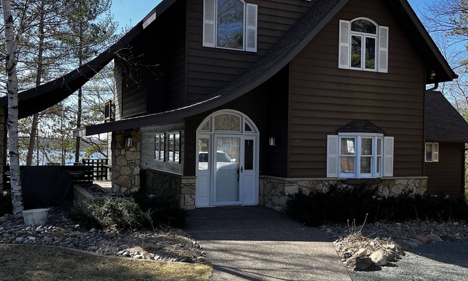 Amery House | Sleepy Deer Chalet! Spacious, Well-Appointed home on Beautiful Lake Wapogasset!