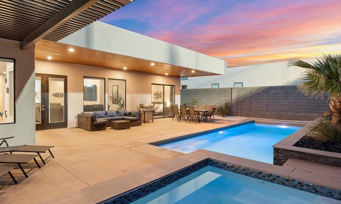 Hurricane House | Slice of Heaven:Nintendo, Foosball, Private Pool
