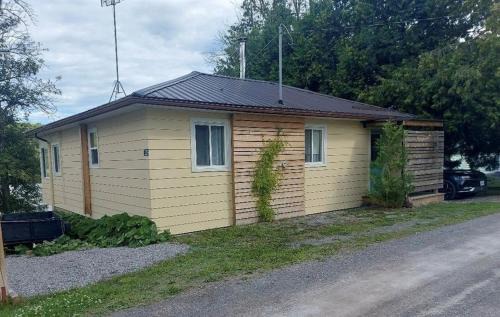 Otonabee-South Monaghan House | Slice of Heaven on the Otonabee WITH HOT TUB