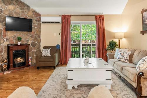 Village at Camelback House | Slope Lodge Prime Skiing Location Indoor Pool Hot Tub Sauna Private Deck