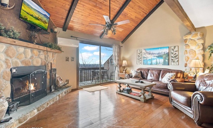 Village at Camelback House | Slope Side Camelback 3BR Townhome