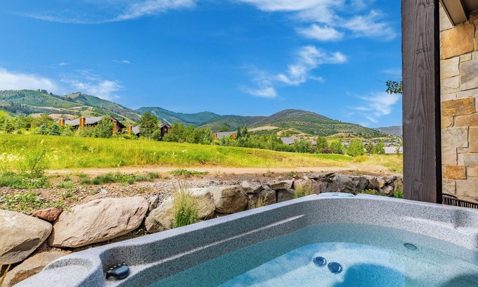 Park City House | Slope Sight by AvantStay | A+ Location w/Hot Tub