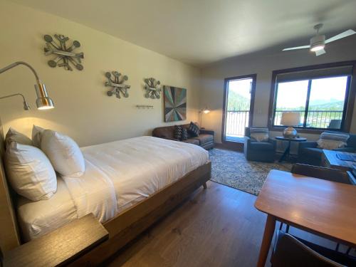 Mountain House House | Slopeside 2770A by SummitCove Lodging