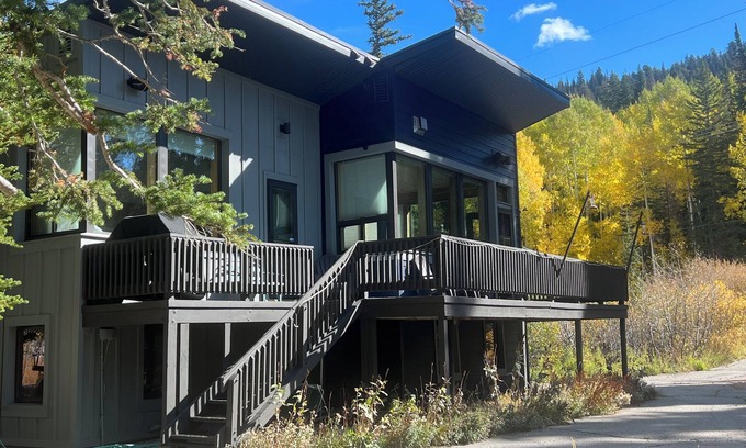 Salt Lake Mountain Resorts House | Slopeside by Cottonwood Lodging