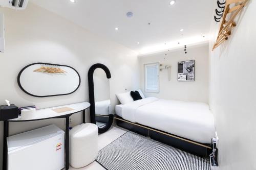 Seogyo-dong Hostel | Slowon Hostel 슬로우온 호스텔 홍대
