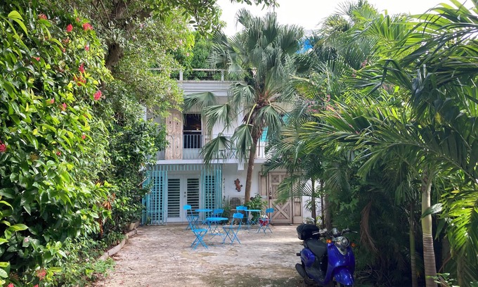 Culebra Pueblo Apartment | Small apartment in Culebra with a large courtyard, best value on the island!
