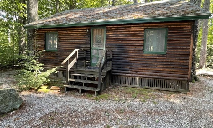 Standish Cabin | SMALL CABIN NEAR SEBAGO LAKE. SATURDAY TO SATURDAY RENTAL.