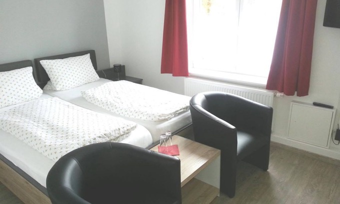 Friedrichstadt Bed & Breakfast | Small Double Room (Standard) - Pension Marktblick - bed & breakfast