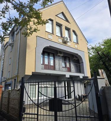 Chisinau Apartment | Small House ApartHotel