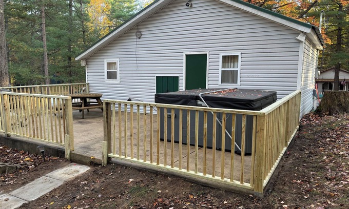 Kalkaska Cabin | Small quaint cabin with outside hot tub, sleeps 6!