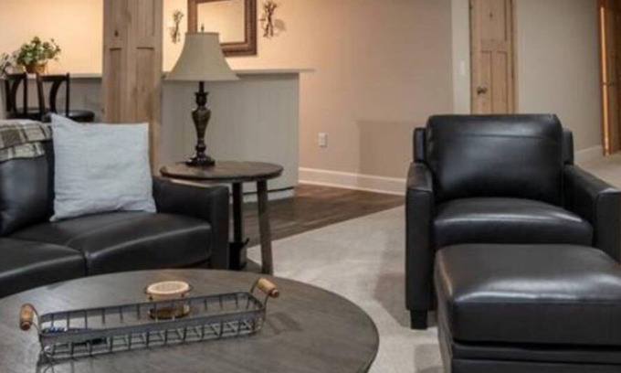 Platte City House | Small Town America Conveniently Located 30 Minutes from Downtown Kansas City, Missouri