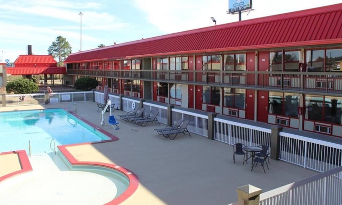 Perry House | Small Town Charm! 4 Comfy Units, Parking