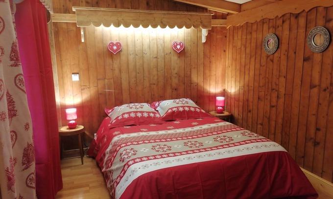 Essert-Romand House | Small typical house 5 min from Morzine 2 bedrooms 1 double bed and 2 single beds/4 pers.