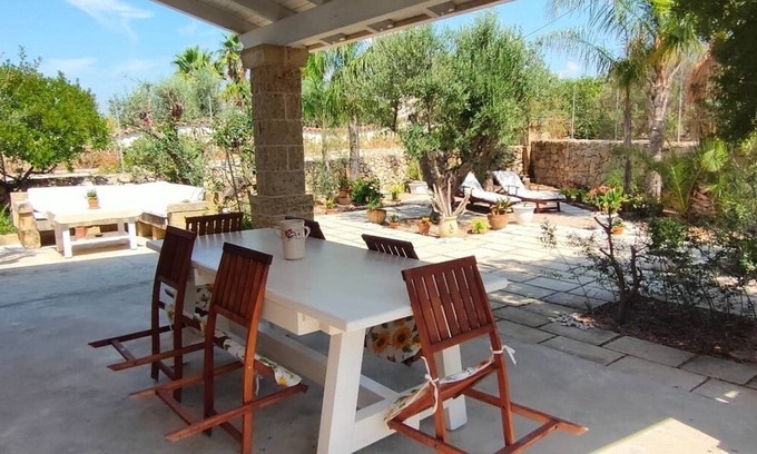 Posto Rosso Villa | Small villa 300 mt from the sea surrounded by greenery 15 km from Gallipoli.