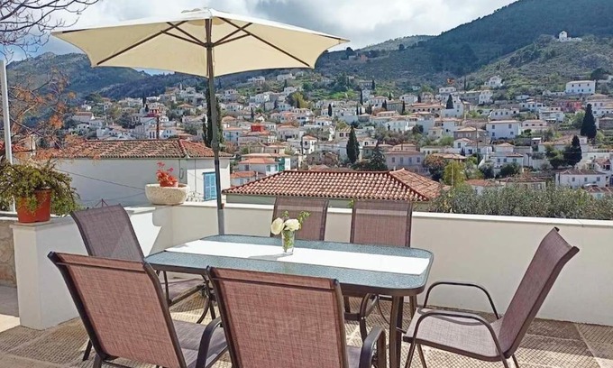 Hydra House | Smaragdas Paradise