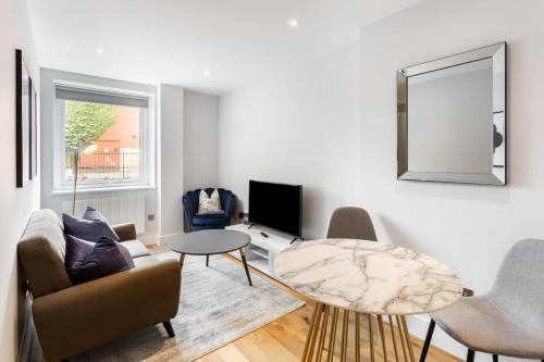 Eastleigh Apartment | Smart 1 Bed Apartment in the Heart of Eastleigh