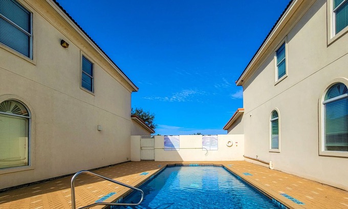 McAllen House | Smart Lovely Home, 4 rooms, 2 1/2 bathroom, w/Pool, Gated Community in McAllen