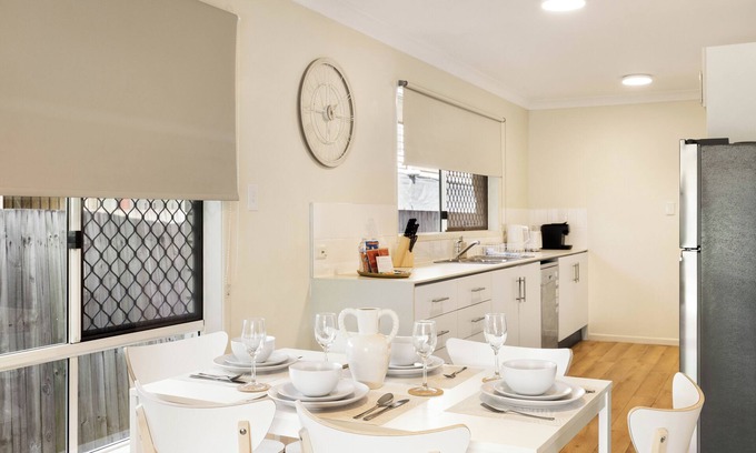 Acacia Ridge Apartment | Smart Suites Self Check-in Apartments 12 Stockport