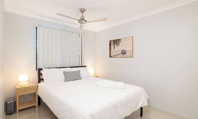 Rocklea Apartment | Smart Suites Self Check-in Apartments - 21 Darnley