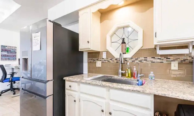 Chalco House | SmartHome- Omaha Homestay with EV Charging