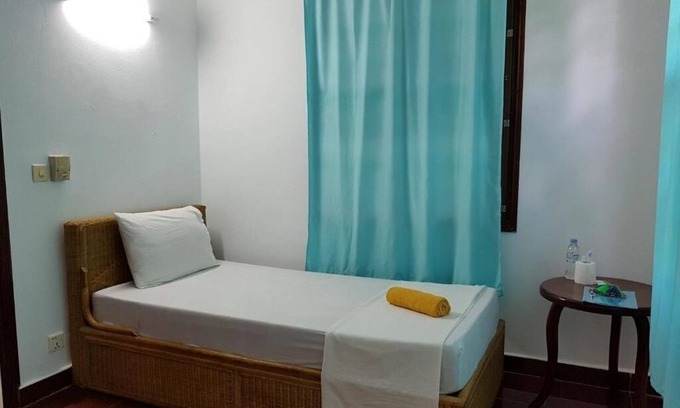Siem Reap Bed & Breakfast | Smiley's Guesthouse : Budget Single Room
