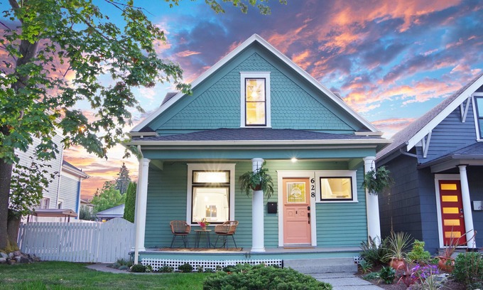 North End House | Smile more ツ at this 4 bed, 2 bath gem