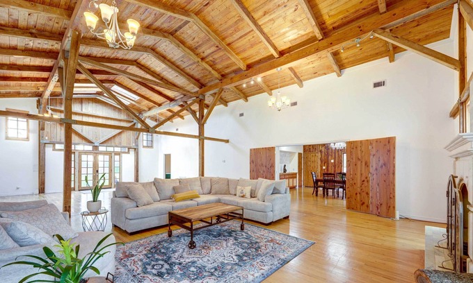 Smithville House | Smithville Retreat on 25 Private Acres!