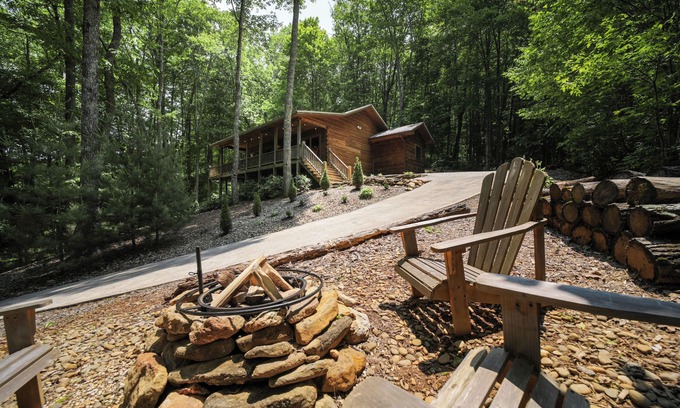 Cullowhee Cabin | Smoky Mtn Cabin in Cashiers & Highlands Area
