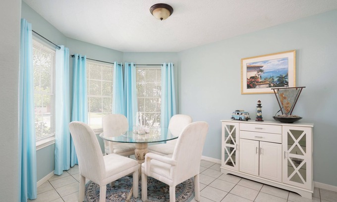 Baytown House | Smooth Sailing Home. Great for workers. Long Term Discounts
