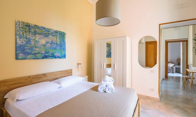 Vittorio Emanuele Apartment | Smooth Vibes at Chiaia by NapoliApartments