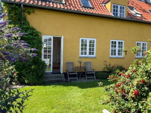 Snekkersten Apartment | Smuk lejlighed med sundkig lige ved stranden