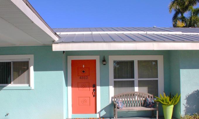 Palmetto House | Snead Is Waterfront-Solar Heated Pool, 40 ft Dock, fishing, Kayaks, Pet Friendly