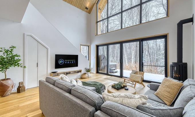 Mont-Tremblant Ski Chalet | Snohaus Chalets