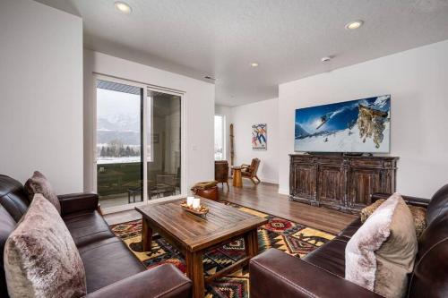 Mountain Green House | Snow Canyon Lodge with Resort Amenities