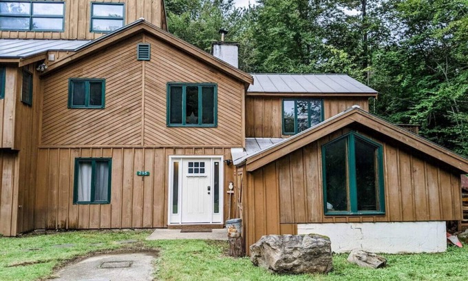 Killington House | Snowarts- Game room, Fireplace, Close to golf!