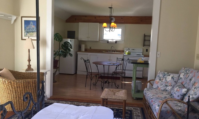 New Harbor Cottage | Snowball Hill Cottage - Near Pemaquid Beach & New Harbor Village.
