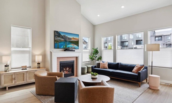 Mountain Green House | Snowbasin Family Vibes – Kids toys + Chef’s Kitchen + Movie Room