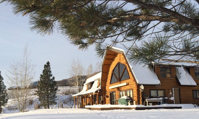 Eden Bed & Breakfast | Snowberry Inn Bed & Breakfast
