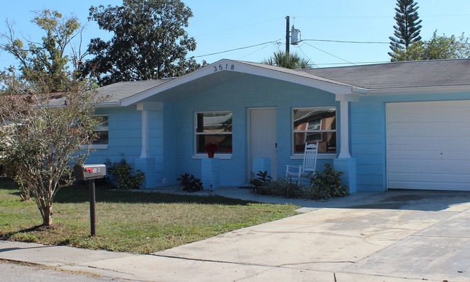 Holiday Lake Estates House | Snowbirds' Dream, Minutes from the Beach, Shopping, Nature and Biking Trails