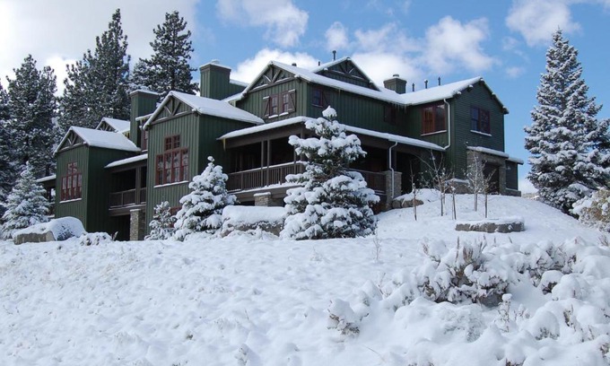 Mammoth Lakes Resort | Snowcreek Resort Vacation Rentals